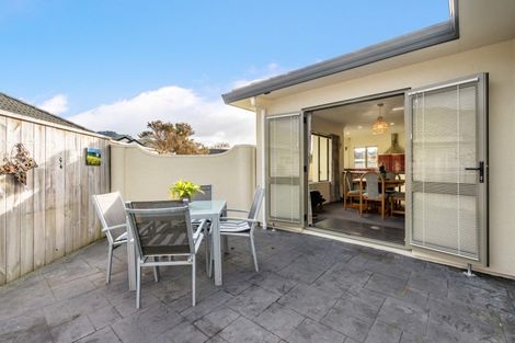 Photo of property in 5 Rosebank Place, Avalon, Lower Hutt, 5011