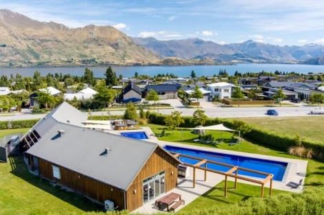 Photo of property in 18 Clutha Place, Wanaka, 9305