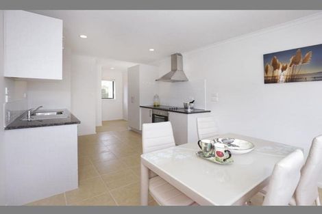 Photo of property in 10/2 Swan Hill Drive, Glen Eden, Auckland, 0602