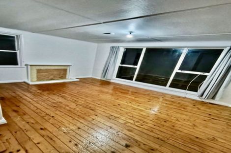 Photo of property in 11 Taupiri Crescent, Titahi Bay, Porirua, 5022