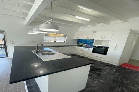 Photo of property in 77 Spence Road, Henderson, Auckland, 0612