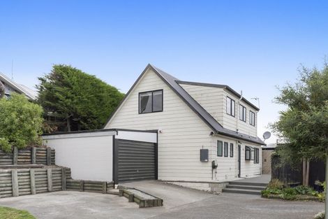 Photo of property in 64 Effingham Street, North New Brighton, Christchurch, 8083