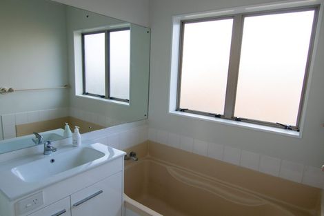 Photo of property in 2/195 Burswood Drive, Burswood, Auckland, 2013