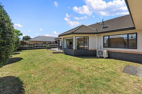 Photo of property in 8 Moy Place, East Tamaki Heights, Auckland, 2016