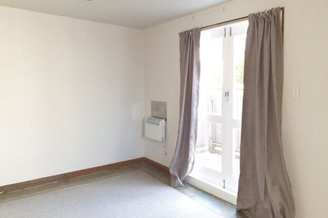 Photo of property in 81 Lauderdale Road, Birkdale, Auckland, 0626