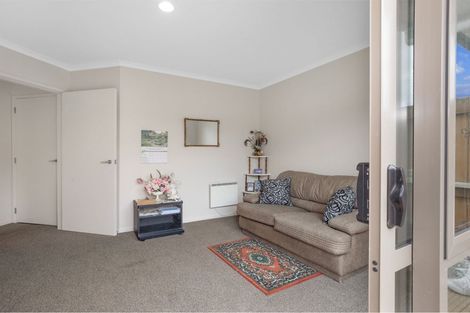 Photo of property in Trackside Villas, 4/91 Mako Mako Road, Levin, 5510