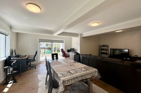 Photo of property in 2/38 Tramway Road, Beach Haven, Auckland, 0626