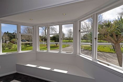 Photo of property in 25 Taupaki Road, Taupaki, Henderson, 0782