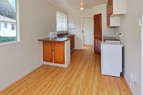 Photo of property in 54 Donovan Avenue, Massey, Auckland, 0614