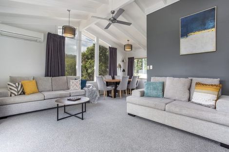 Photo of property in 12 Makiri Street, Helensville, 0800