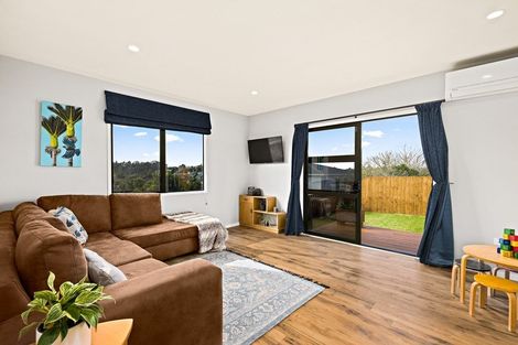 Photo of property in 8 Lasque Place, Glen Eden, Auckland, 0602