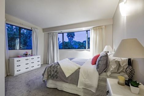 Photo of property in 13 Oakway Drive, Schnapper Rock, Auckland, 0632