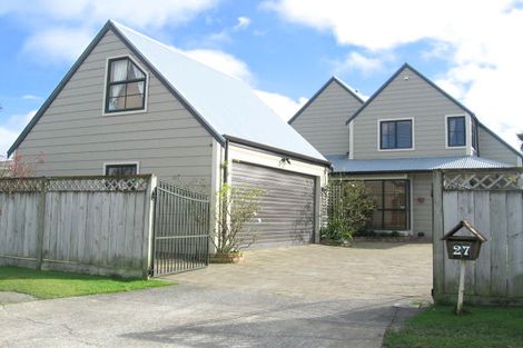 Photo of property in 27 Puriri Terrace, Roslyn, Palmerston North, 4414