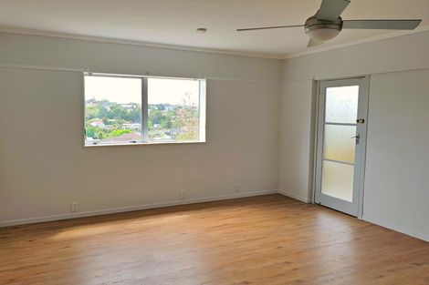 Photo of property in 1/51 Shanaway Rise, Hillcrest, Auckland, 0627