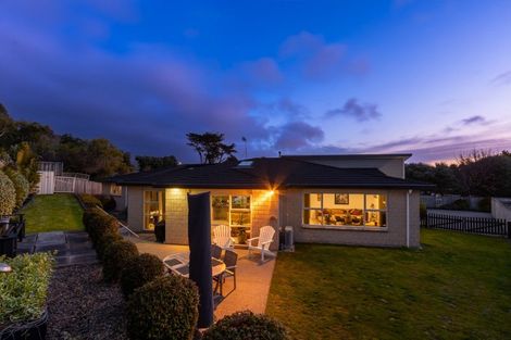 Photo of property in 15 Datum Way, Paraparaumu, 5032