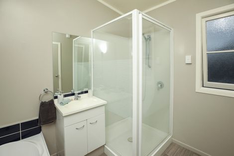 Photo of property in 16 Pukeko Street, Frankton, Hamilton, 3204