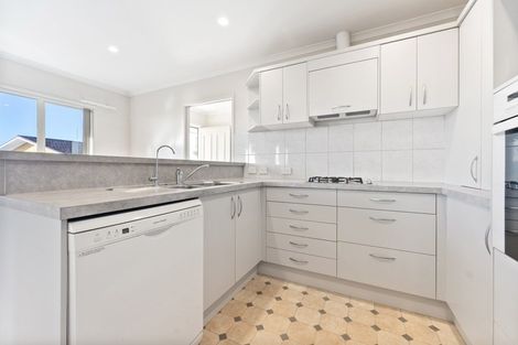 Photo of property in 147 Tukapa Street, Westown, New Plymouth, 4310