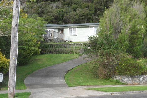 Photo of property in 39 Lowry Crescent, Stokes Valley, Lower Hutt, 5019