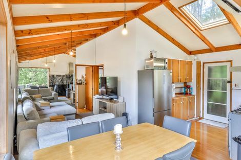 Photo of property in 25 Opou Road, Titirangi, Auckland, 0604