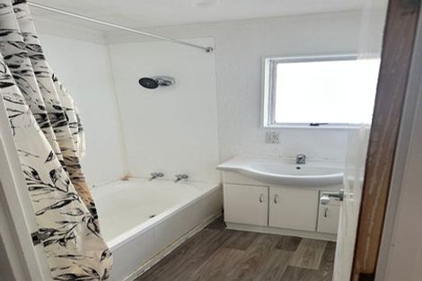 Photo of property in 24 Garton Drive, Massey, Auckland, 0614