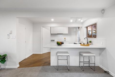 Photo of property in 4/90 Lynwood Road, New Lynn, Auckland, 0600