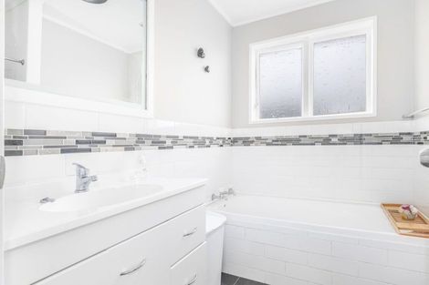 Photo of property in 40 Walton Road, Paraparaumu Beach, Paraparaumu, 5032