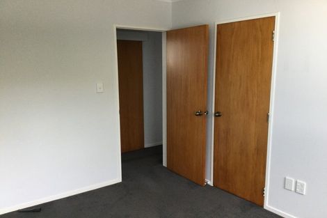 Photo of property in 7 Vardon Road, Green Bay, Auckland, 0604