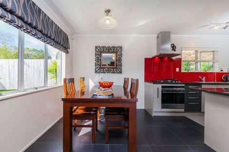 Photo of property in 18 Garton Drive, Massey, Auckland, 0614