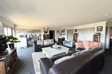 Photo of property in 35 Percy Kinsman Crescent, Riverstone Terraces, Upper Hutt, 5018