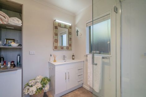 Photo of property in 4 Mayfair Close, Whitianga, 3510