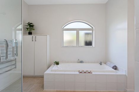 Photo of property in 6 Palazzo Lane, Riccarton, Christchurch, 8011