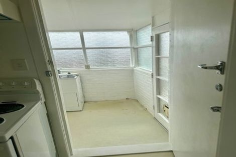 Photo of property in 1/42 Evelyn Place, Hillcrest, Auckland, 0627