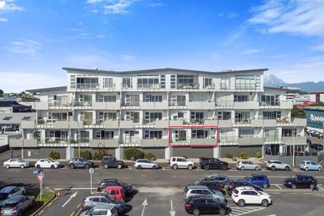 Photo of property in Quarterdeck, 3/4 Buller Street, New Plymouth, 4310