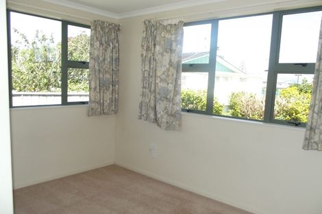 Photo of property in 2 Park Avenue, Titahi Bay, Porirua, 5022