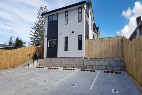 Photo of property in 6/17 Lowtherhurst Road, Massey, Auckland, 0614