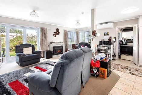 Photo of property in 1 Commins Road, Onerahi, Whangarei, 0110