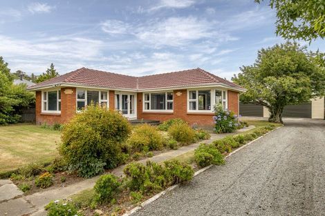 Photo of property in 1 Roscoe Street, Saint Martins, Christchurch, 8022