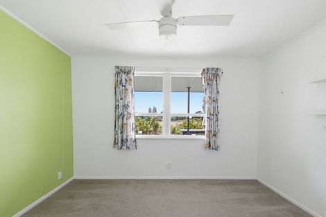 Photo of property in 54 Kuku Beach Road, Kuku, Levin, 5570