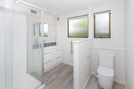 Photo of property in 2/76 Hinau Street, Riccarton, Christchurch, 8041