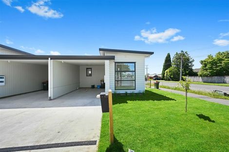 Photo of property in 2u1 Searancke Place, Fairfield, Hamilton, 3214