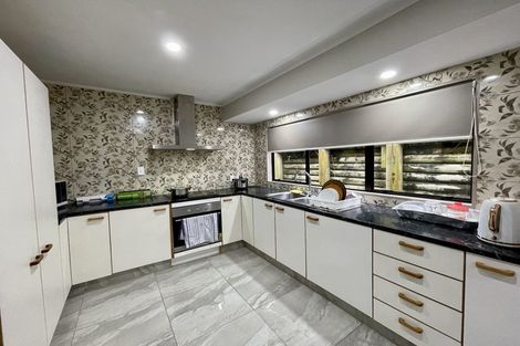 Photo of property in 2/27 Rata Street, New Lynn, Auckland, 0600