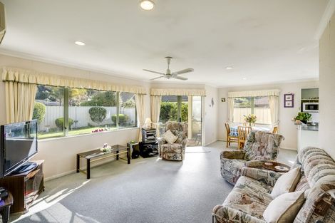 Photo of property in 17 Pukekura Place, Taradale, Napier, 4112
