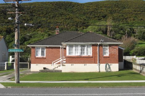 Photo of property in 194 Waddington Drive, Naenae, Lower Hutt, 5011