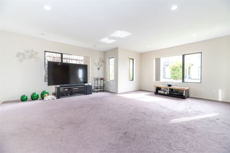 Photo of property in 10 Whitbourne Heights, Manurewa, Auckland, 2105