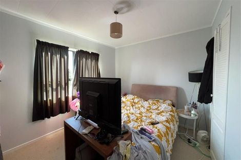 Photo of property in 32 Kopara Place, Clendon Park, Auckland, 2103