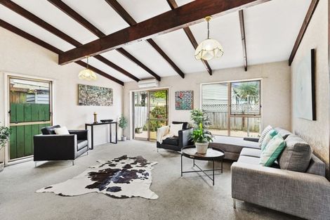 Photo of property in 84a Endeavour Street, Lyall Bay, Wellington, 6022