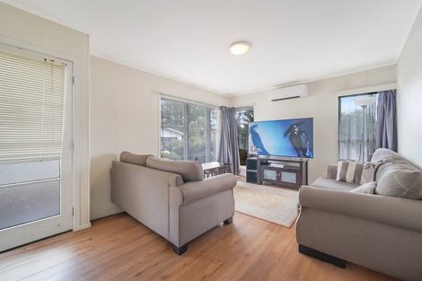 Photo of property in 5 Shamrock Lane, Te Atatu Peninsula, Auckland, 0610