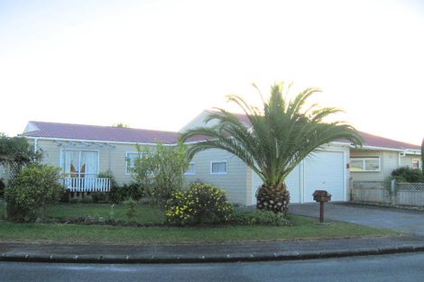 Photo of property in 6 Lillian Place, Orewa, 0931