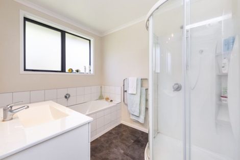 Photo of property in 4 Northbrook Court, Roslyn, Palmerston North, 4414