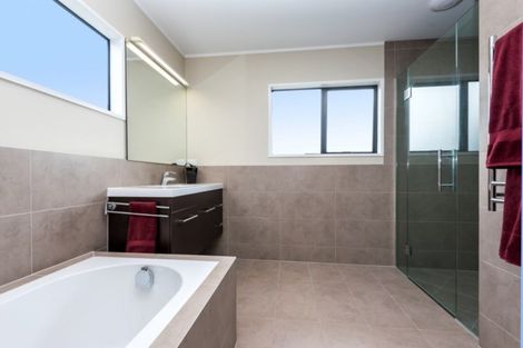 Photo of property in 18 Towbridge Place, Howick, Auckland, 2014